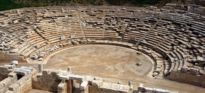 Το Αρχαίο Θέατρο στο δημοτικό συμβούλιο